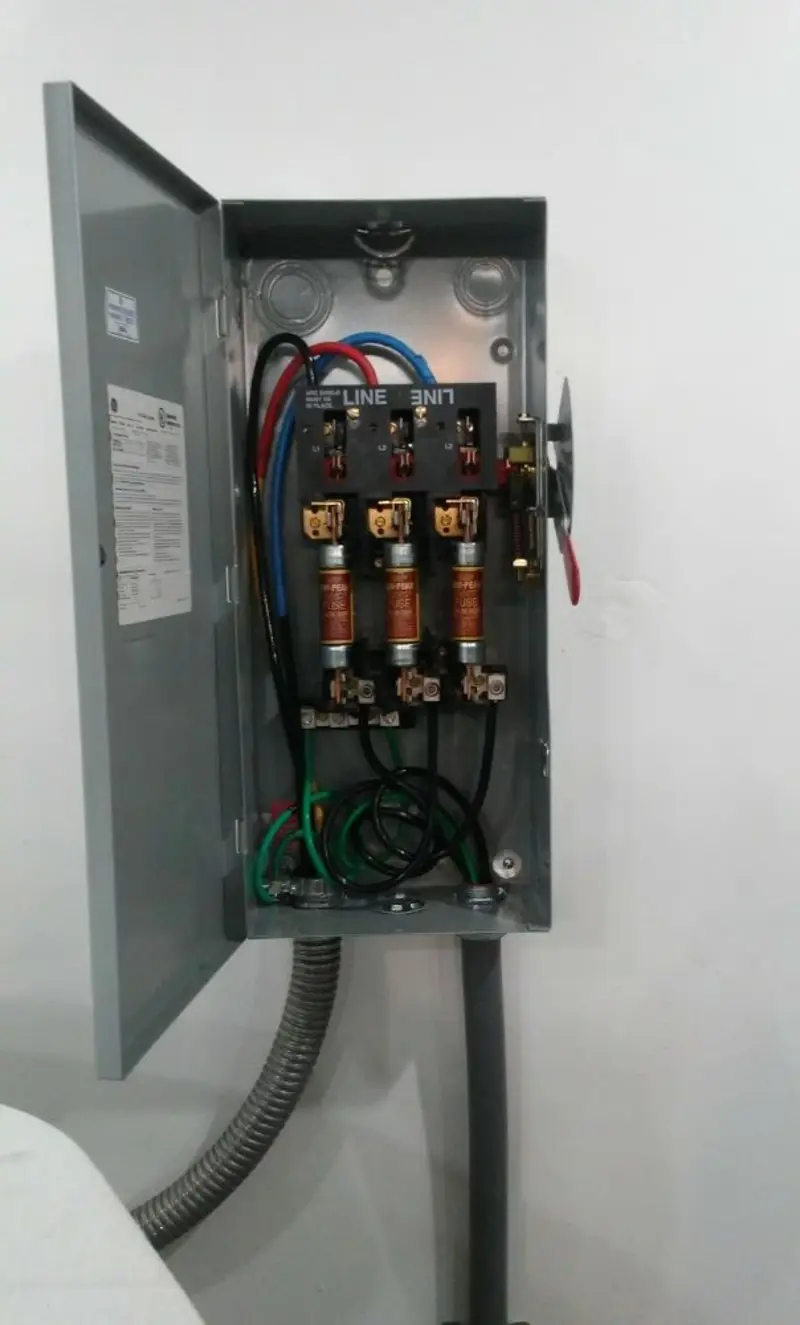 Three-phase disconnect switch installed for Smoke Detector Installation in Pomfret